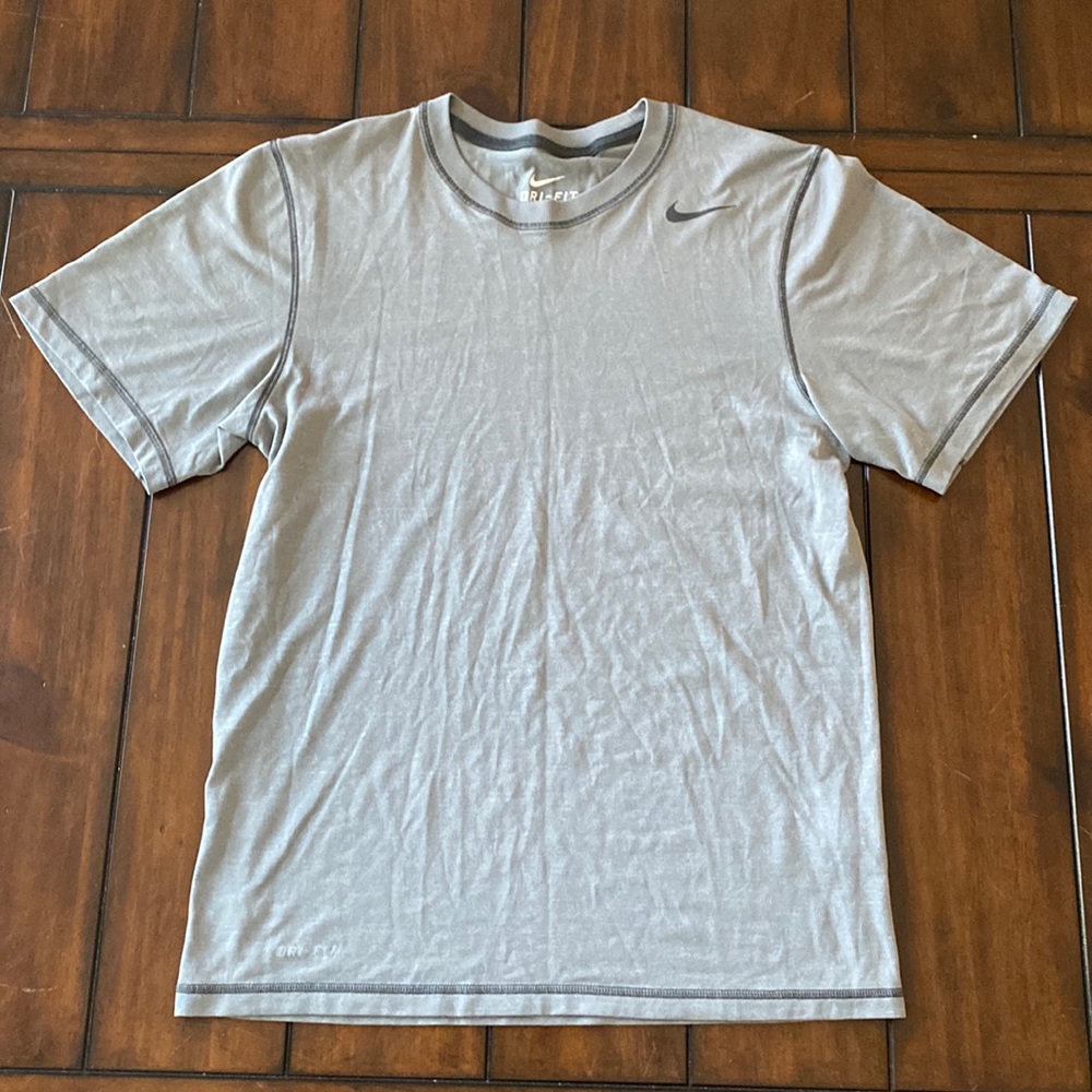 Nike DriFit Tee Grey. Size Small.
